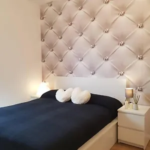  Appartamento Bsuites Trieste In Centro Storico Con Wifi Italia